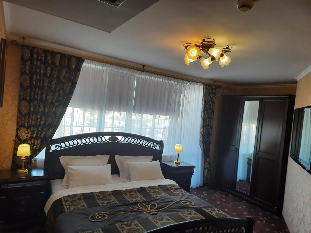 ריבנה Hotel Mir מראה חיצוני תמונה