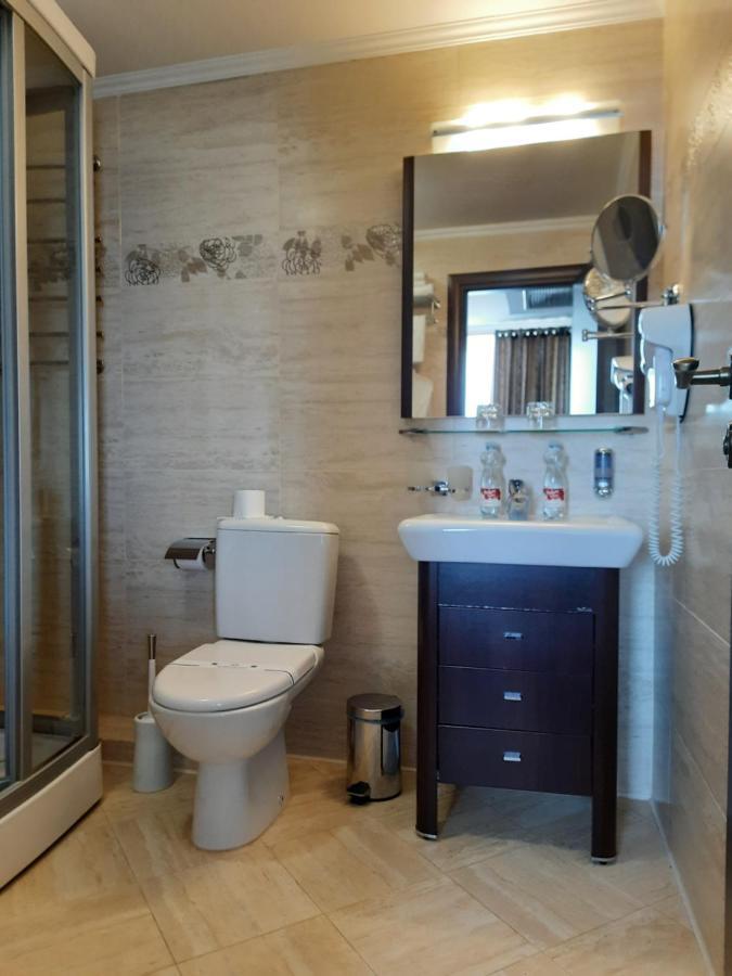 ריבנה Hotel Mir מראה חיצוני תמונה