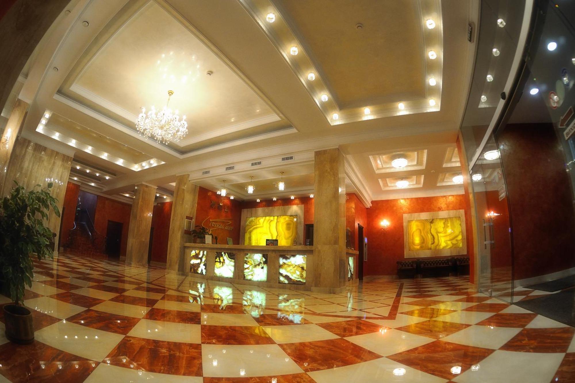 ריבנה Hotel Mir מראה חיצוני תמונה